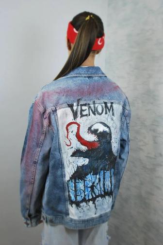 Куртка джинсовая с рисунком