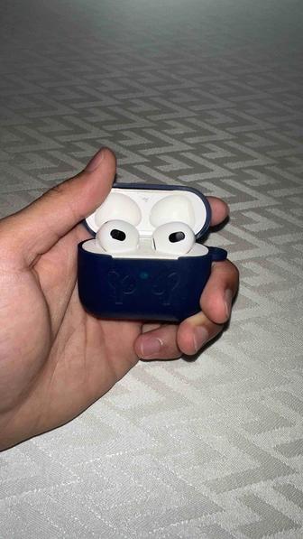 продаю airpods3 наушники
