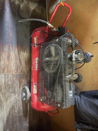 Воздушный компрессор