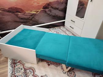 Продам кровать собирается , раскрывается, почти новая, чистая,