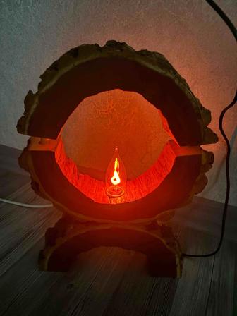 Светильник из дерева