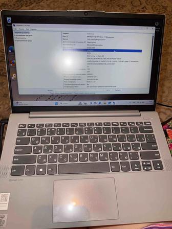 Продаю ноутбук Lenovo IdeaPad 5 14IIL05 / Intel Core i3 / 8 ГБ / SSD 512 ГБ