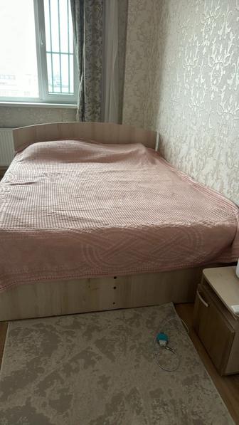 Продаю кровать шкаф стол тумба!