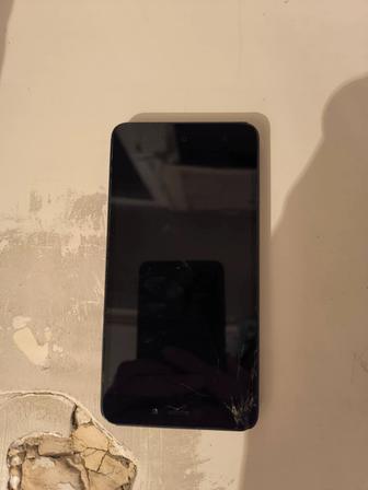 Продам на запчасти телефоны.