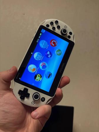 PS Vita 2000 - белая
