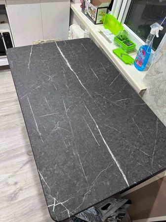 Продам обеденный стол