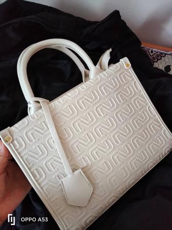 Сумки для женщин