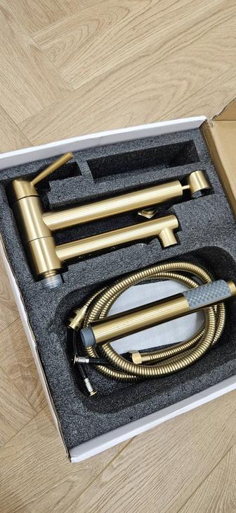 Продам смеситель для ванной