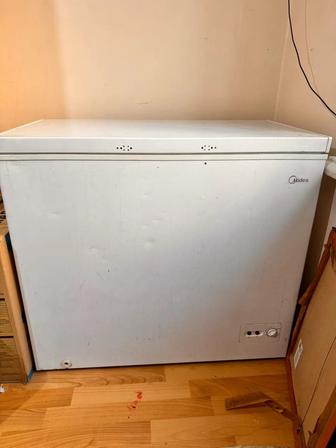Продам морозильник