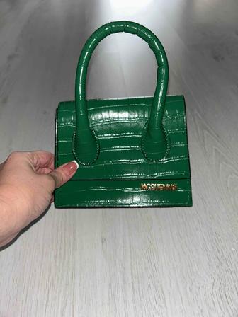 Продам женскую сумочку клатч
