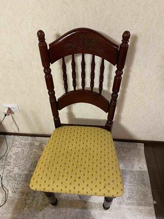 Стулья классические деревяннные Made in Malaysia, б/у