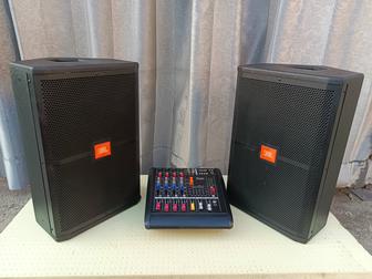Комплект колонки JBL, пульт активный, микрофоны радио.