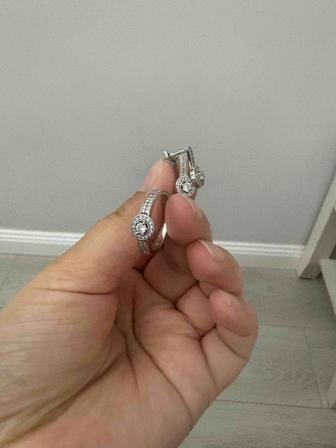 Продам комплект серьги и кольцо серебро 925