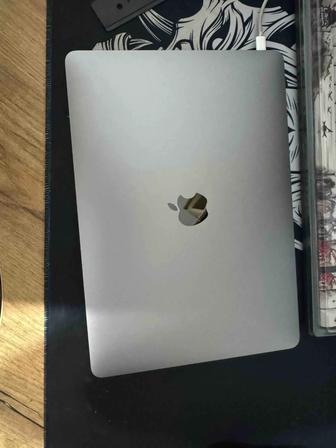 Продаю MaBook Air 13