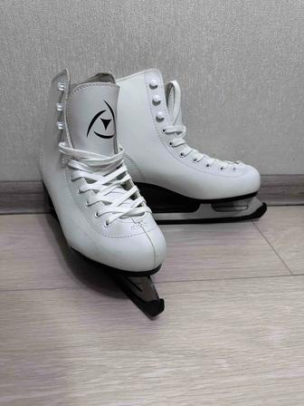 Продам фигурные коньки