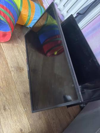 Продам два телевизора без смарта