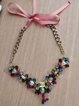 Продам колье бижутерию