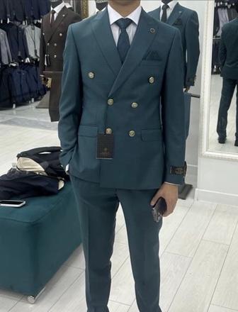 Костюм почти новый