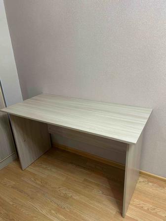 Продам стол