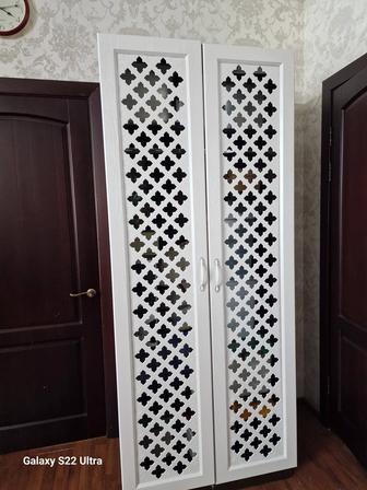 Шкаф платяной.