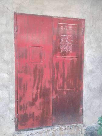 Железная дверь
