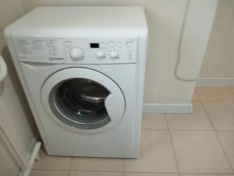 Продаю стиральную машину Indesit