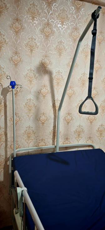 Медицинская кровать на пульте
