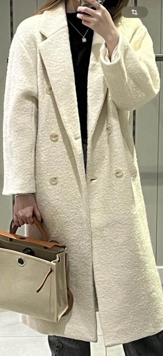 Продам Белое Пальто От Lichi