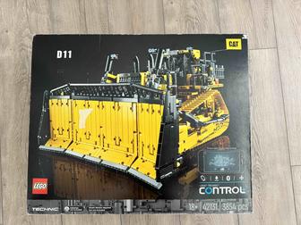 LEGO Technic Бульдозер CAT D11T