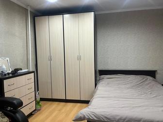 Продам спальный гарнитур с матрасом