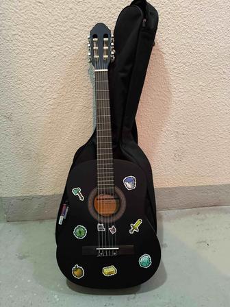 Продам гитару Levinson C430M
