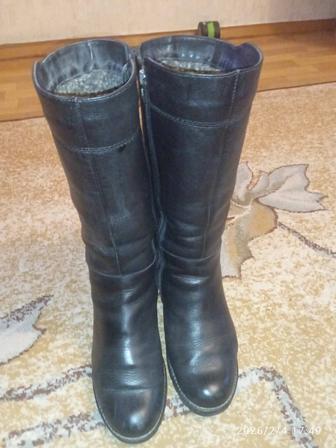 Продам женские зимние сапоги. Размер 41. Натуральные.