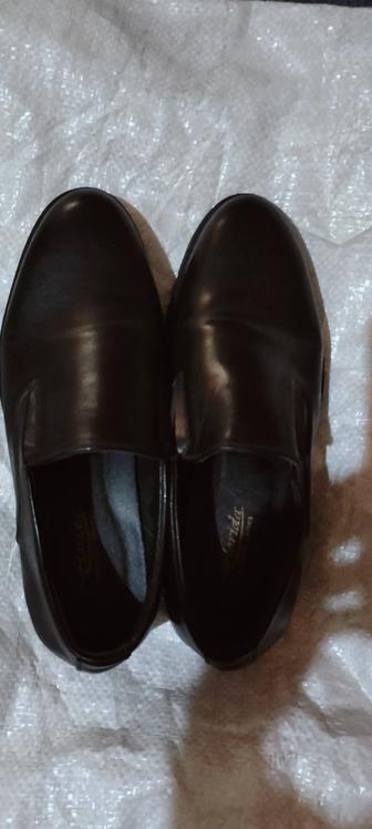 Туфли мужские продам.