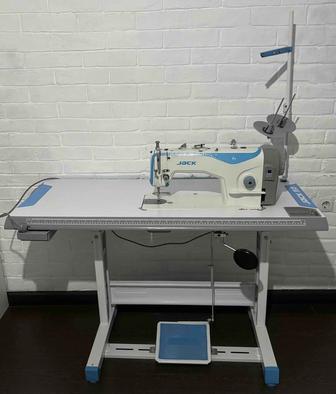 Швейная машина JACK