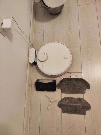 Стоит, пыль собирает...