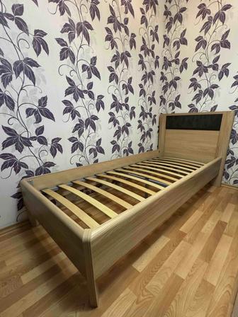 Кровать фирмы Дятьково с матрасом