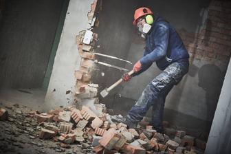 Демонтаж зданий ,вывоз строительного мусора ,,черновые работы под ключ
