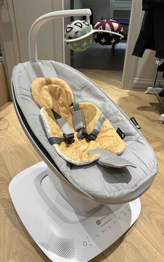 Электронное кресло-качалка 4moms Mamaroo 5
