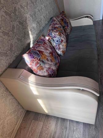 Диван
Размер 220х90