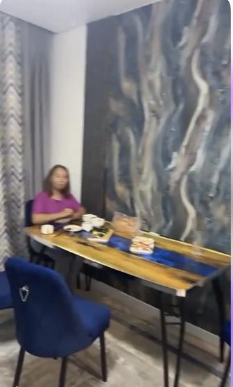 Стол со стульями