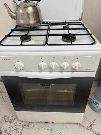 продам газовую плиту Гефест