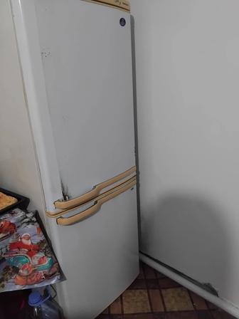 Продается холодильник