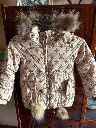 Куртка зимняя на девочку продается