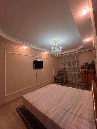 Продам спальный гарнитур с матрасом