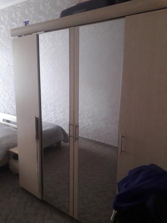 Продать спальный гарнитур