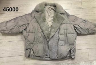 Продам куртки женские размер 48-50