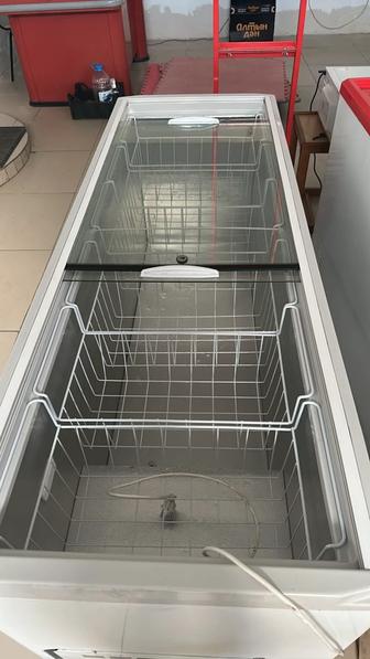 Продам холодильную витрину