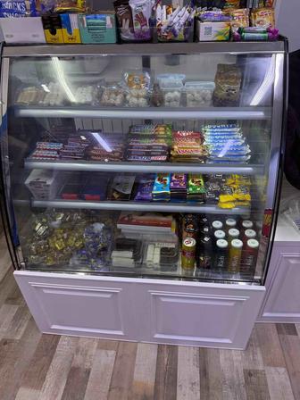 Продам витринный кондитерский холодильник