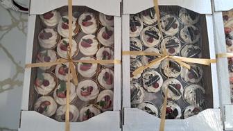 Принимаю на заказ меренговые рулеты и пироги .