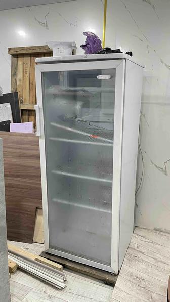 Холодильник витринный
